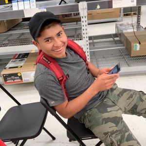 Meet your Posher, Elias